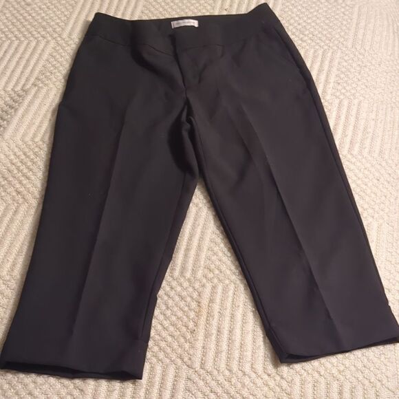 Christopher & Banks Capri Pants Sz 6 Short Modern Fit Straight Leg Black - Picture 1 of 9